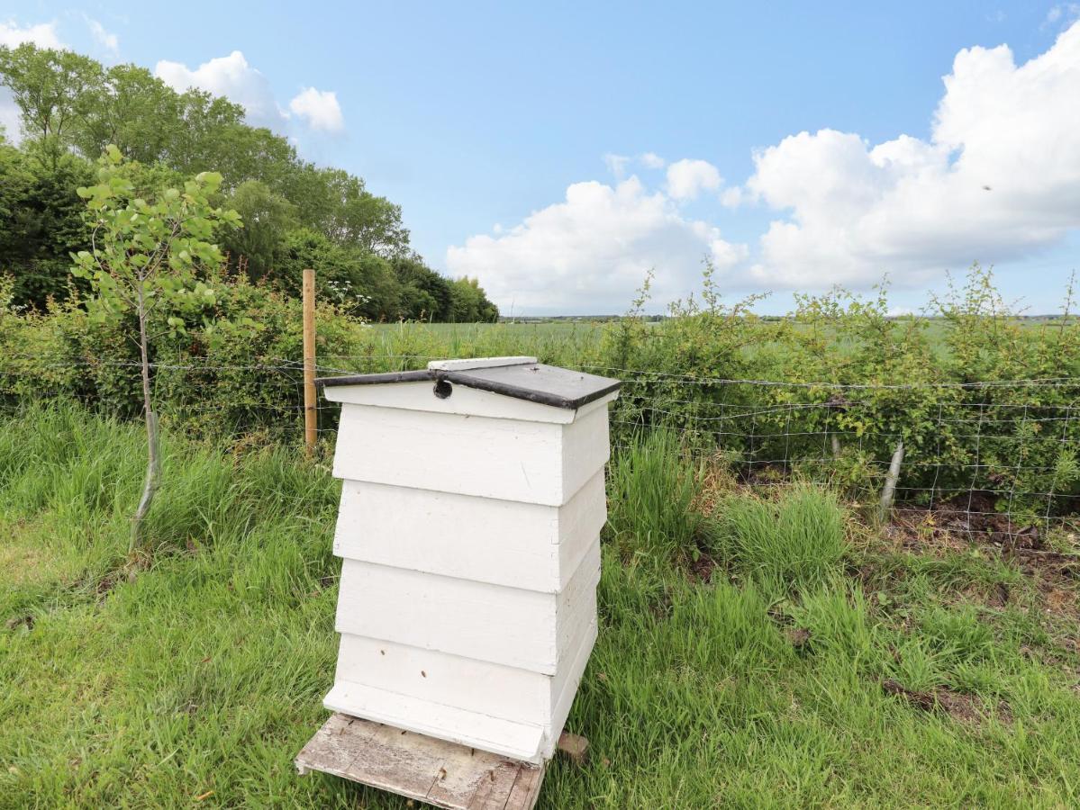 Honeybee Lodge Woodhall Spa Bagian luar foto
