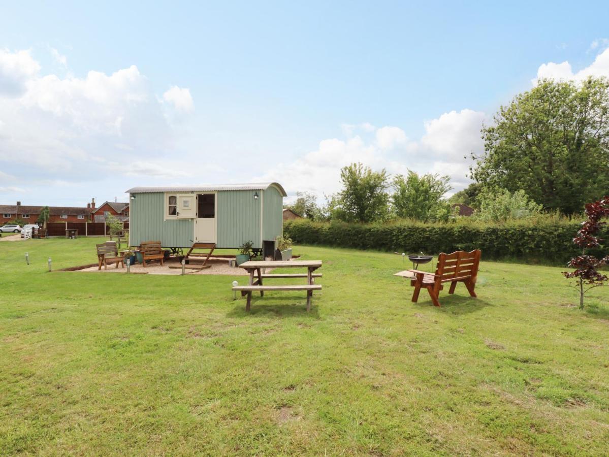 Honeybee Lodge Woodhall Spa Bagian luar foto