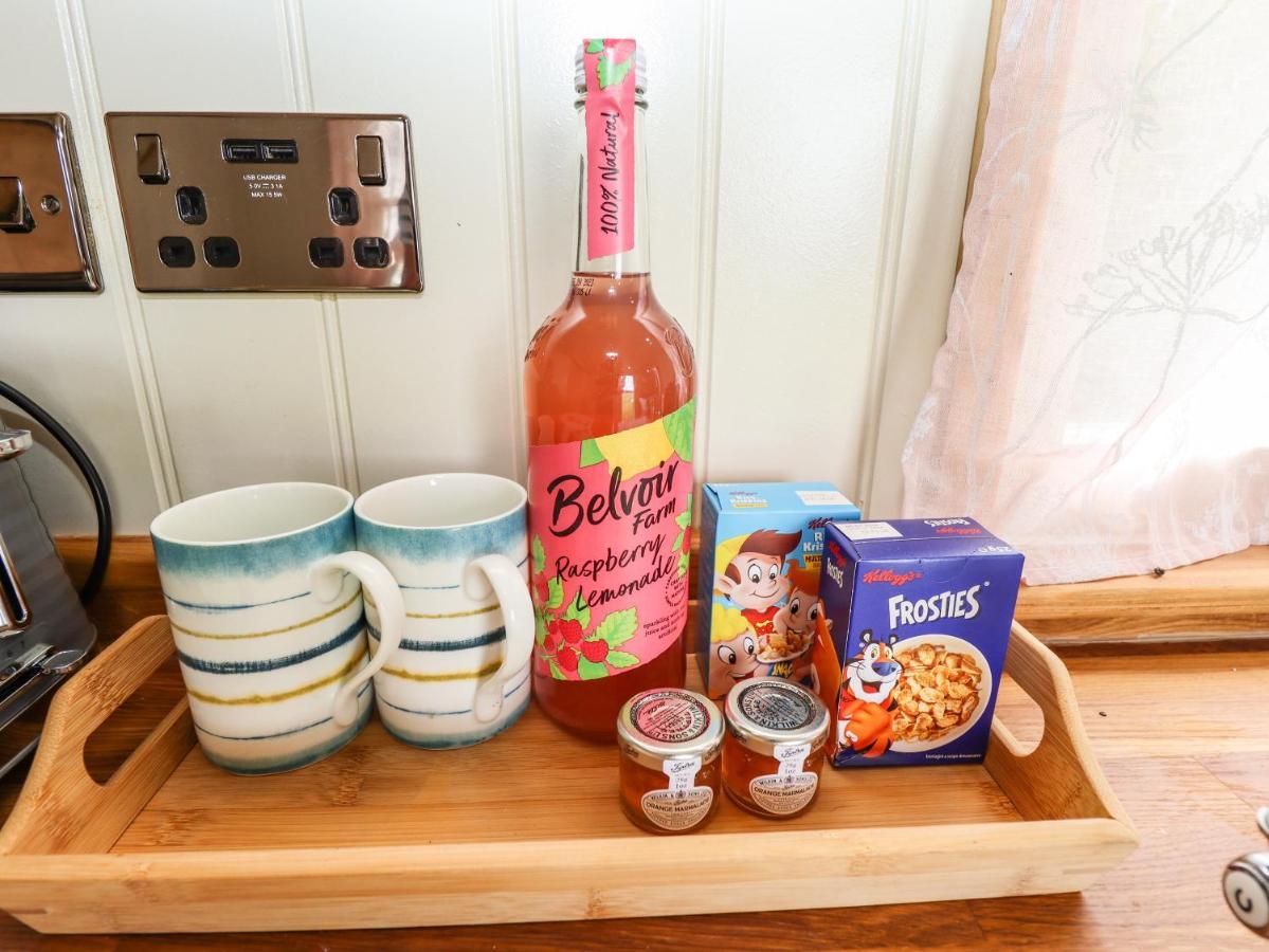 Honeybee Lodge Woodhall Spa Bagian luar foto