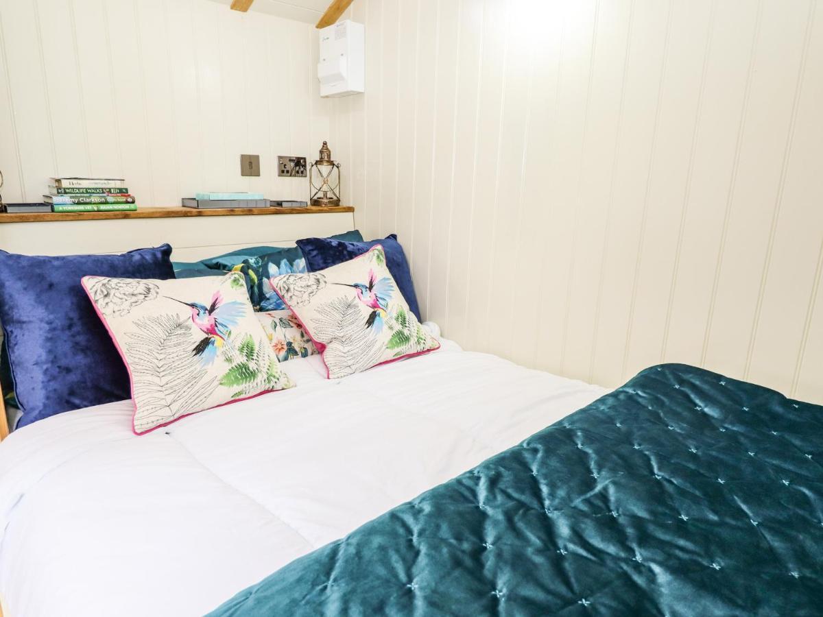 Honeybee Lodge Woodhall Spa Bagian luar foto